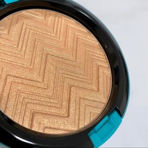 BRAND NEW MAC x Patrick Starrr face powder